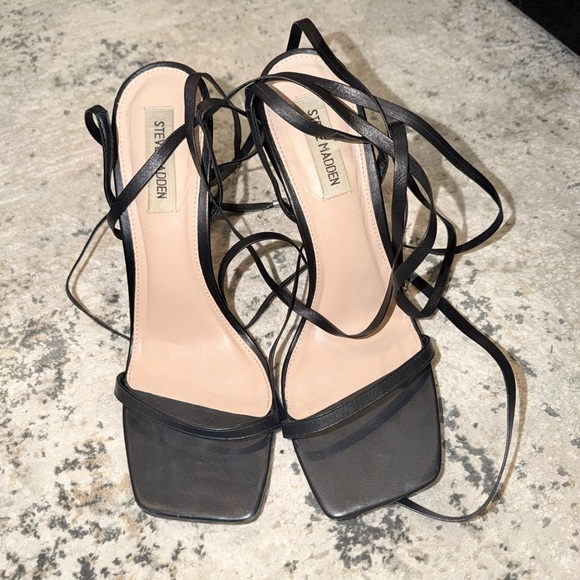 Steve Madden Black Strappy Heels 6inches - Picture 3 of 8